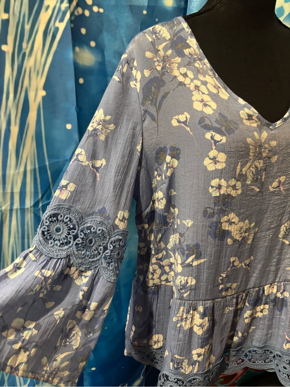 Boho Floral Lace-Hem V-Neck Tunic - Blue